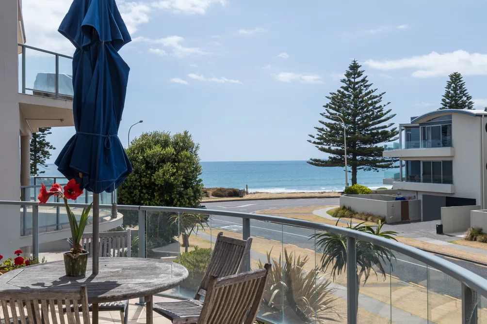 SPACIOUS WITH SURF VIEWS