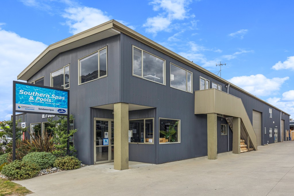 Leased 3 Tenant Commercial Property