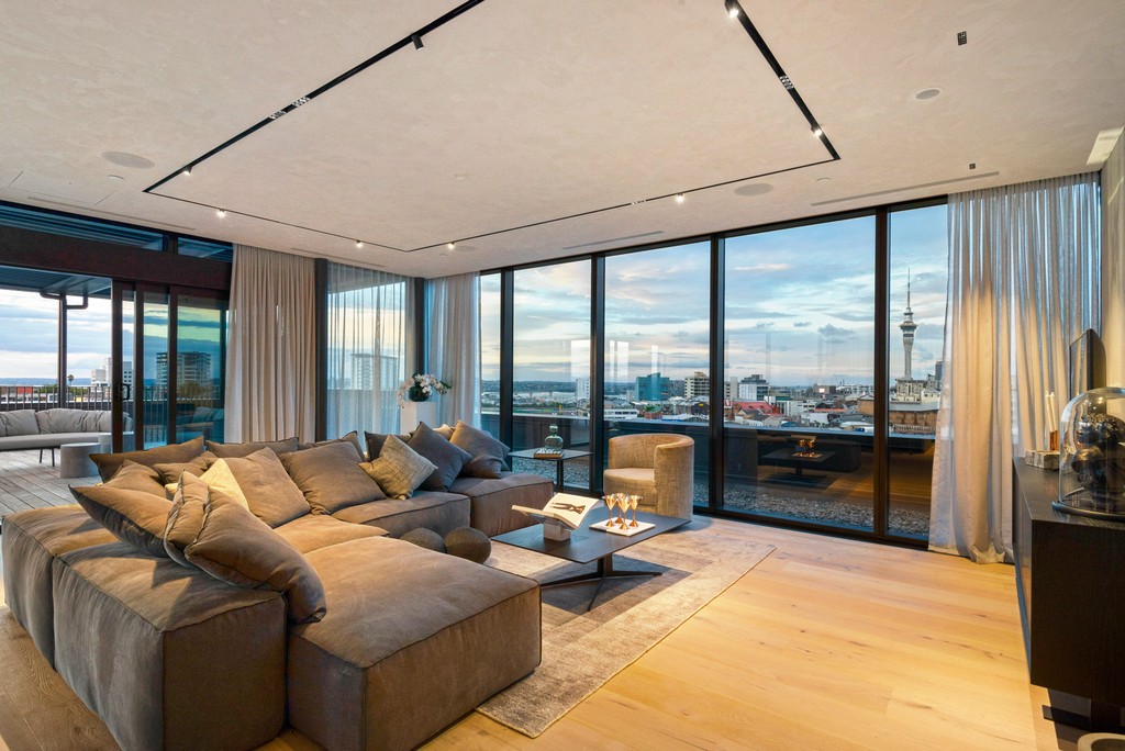 Modernist Penthouse Pavilion