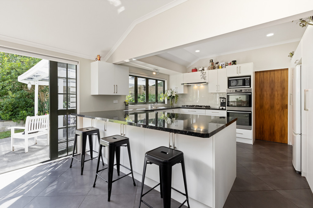Generous Family Living, Vendors on the Move