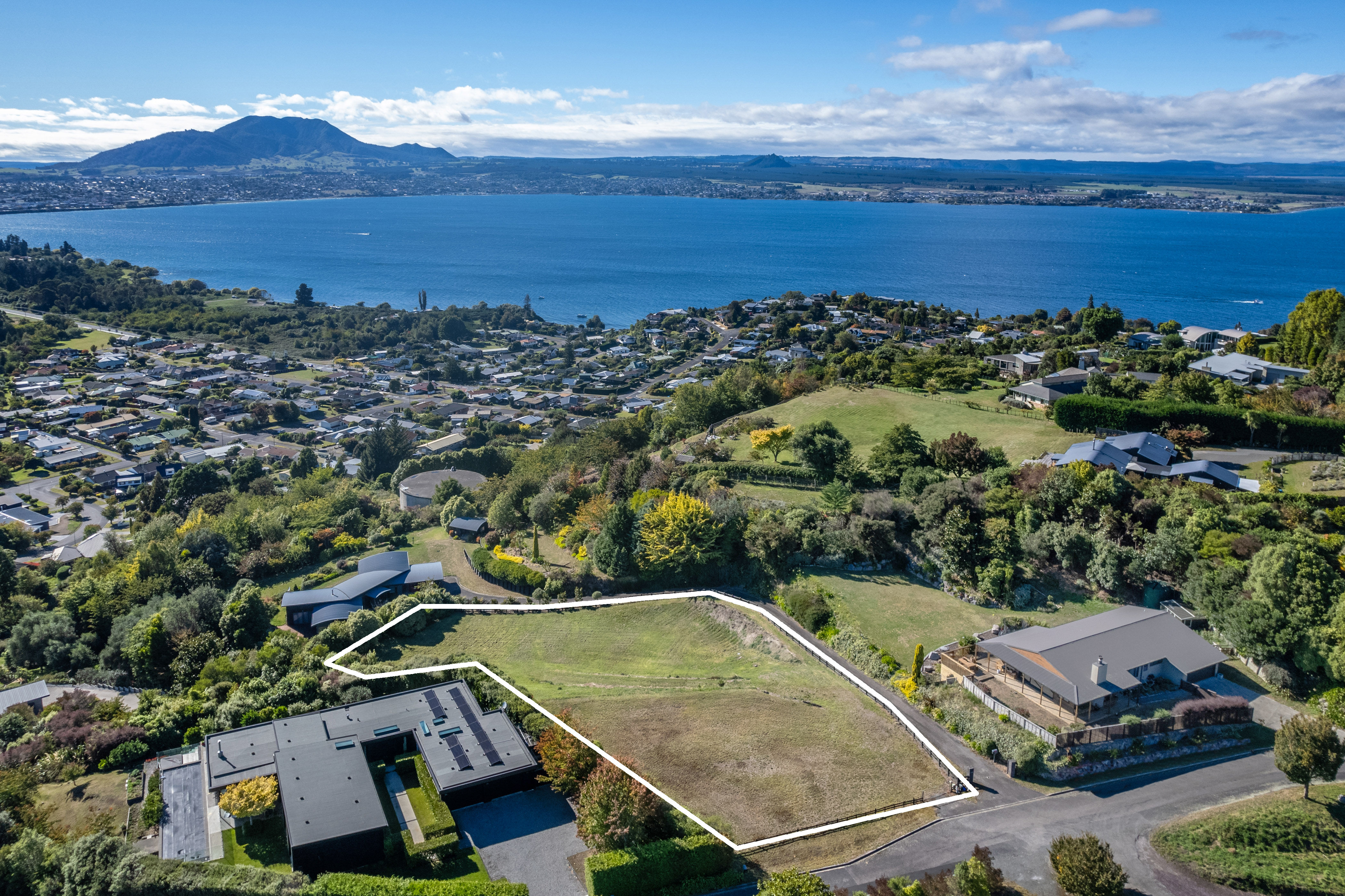 2 /110 Acacia Heights Drive, Acacia Bay, Taupo | NZ Sotheby’s Realty ...