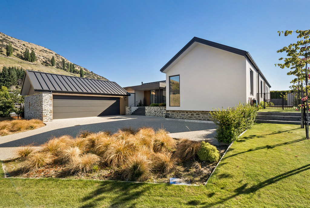 Ultimate Style in Quail Rise