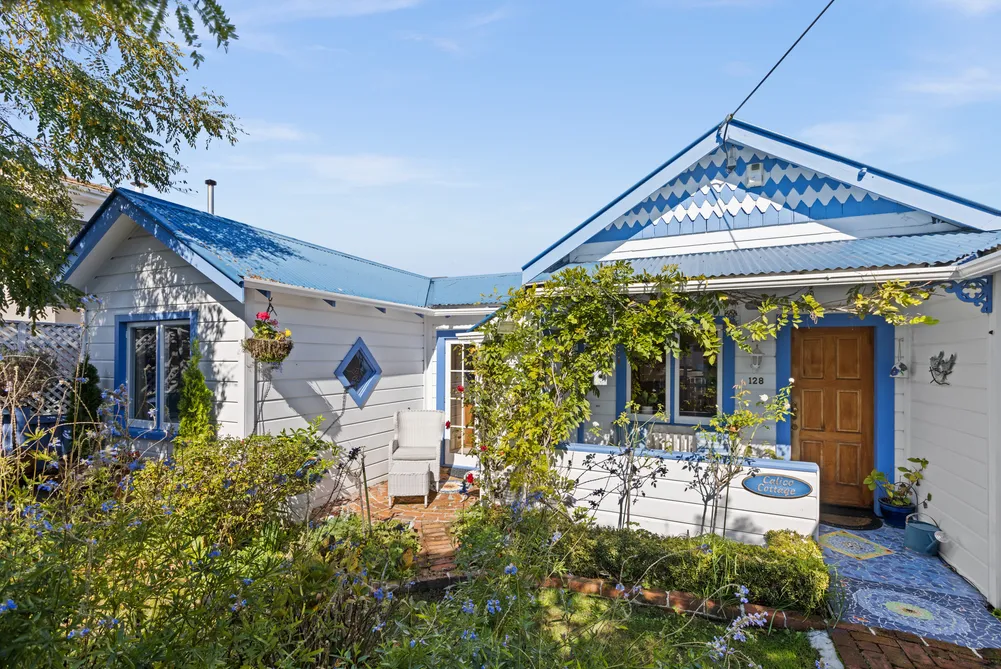 Seaside Holiday Cottage or Home By The Sea