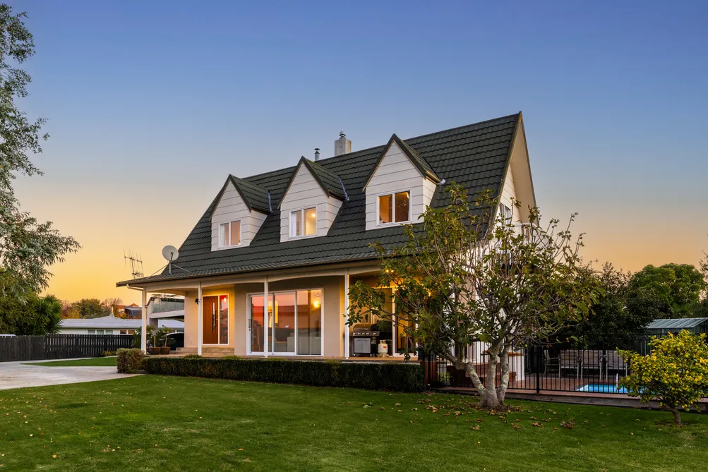 Ultimate Family Home | Space, Pool and Location