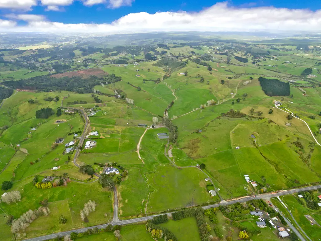 014_Open2view_ID400188-515_Kahikatea_Flats_Road