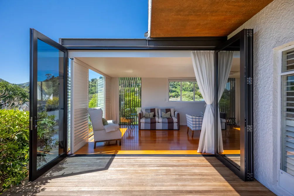 Stylish 1950s Gem with Award-Winning Addition