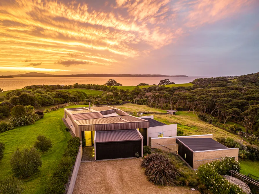 Premium Waiheke Lifestyle  -11 Cable Bay Lane