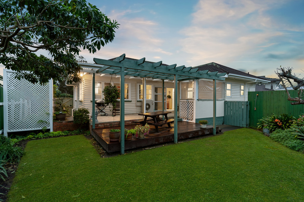  AUCTION BROUGHT FORWARD, SAT 3pm Onsite