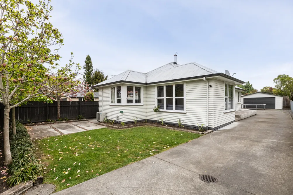 Exciting Mid-Century Opportunity In Prime Location