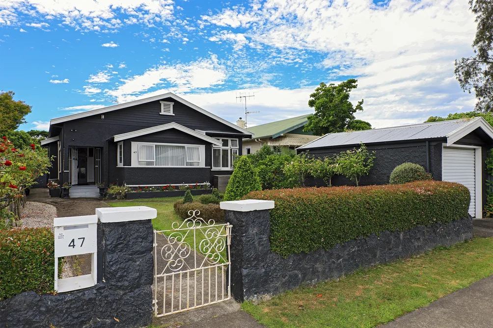Comfort, Personality and Charm - Close to Town