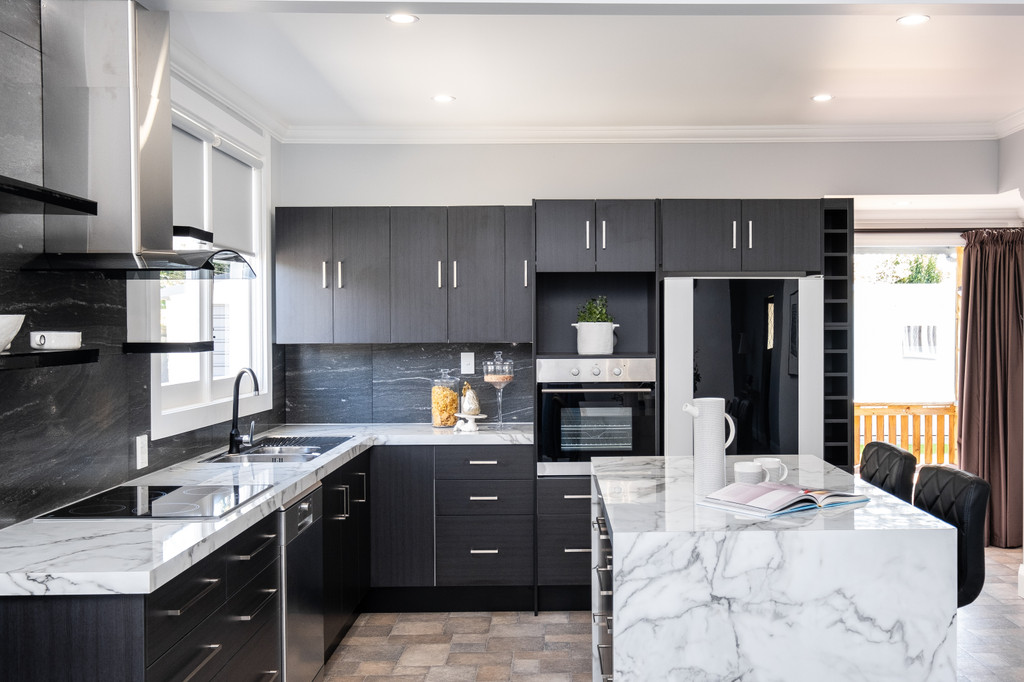 Meticulously Modern 1920s Bungalow 