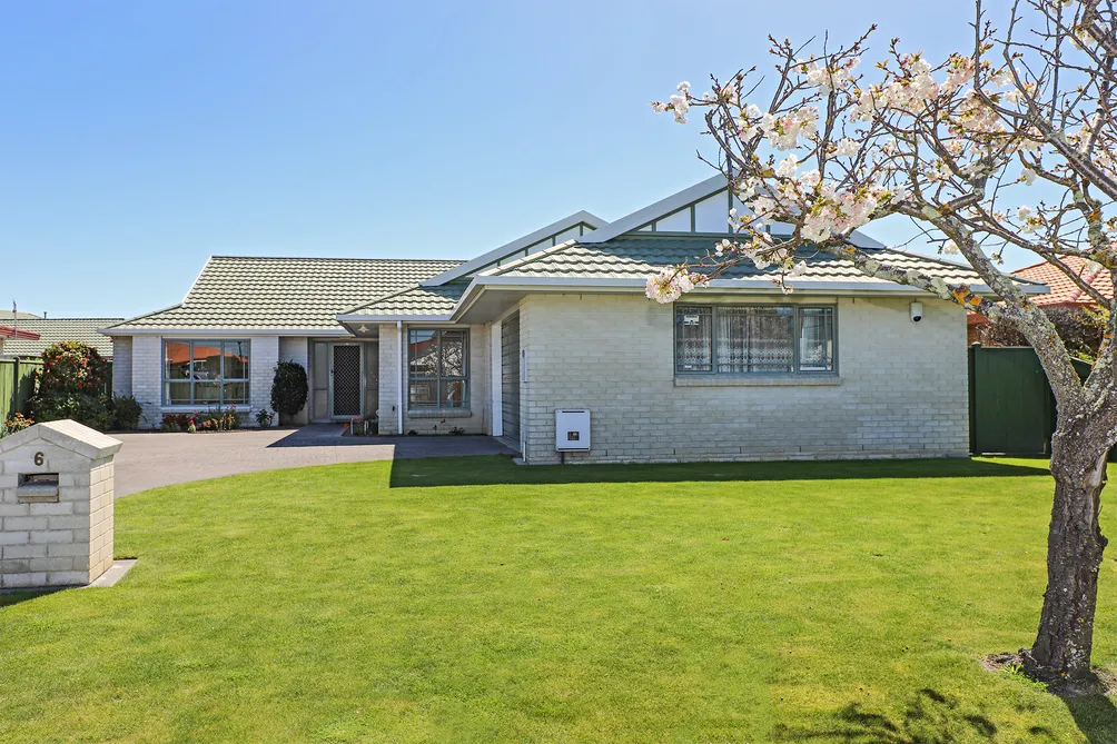 Smart One Owner Brick Home - Knightsbridge