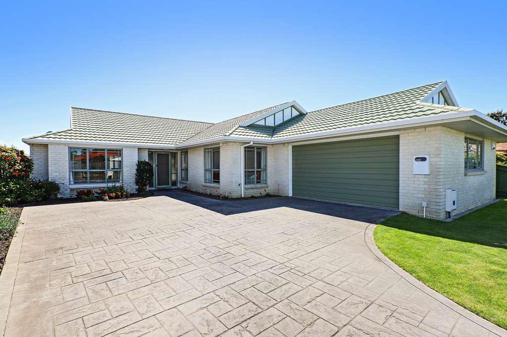 Smart One Owner Brick Home - Knightsbridge