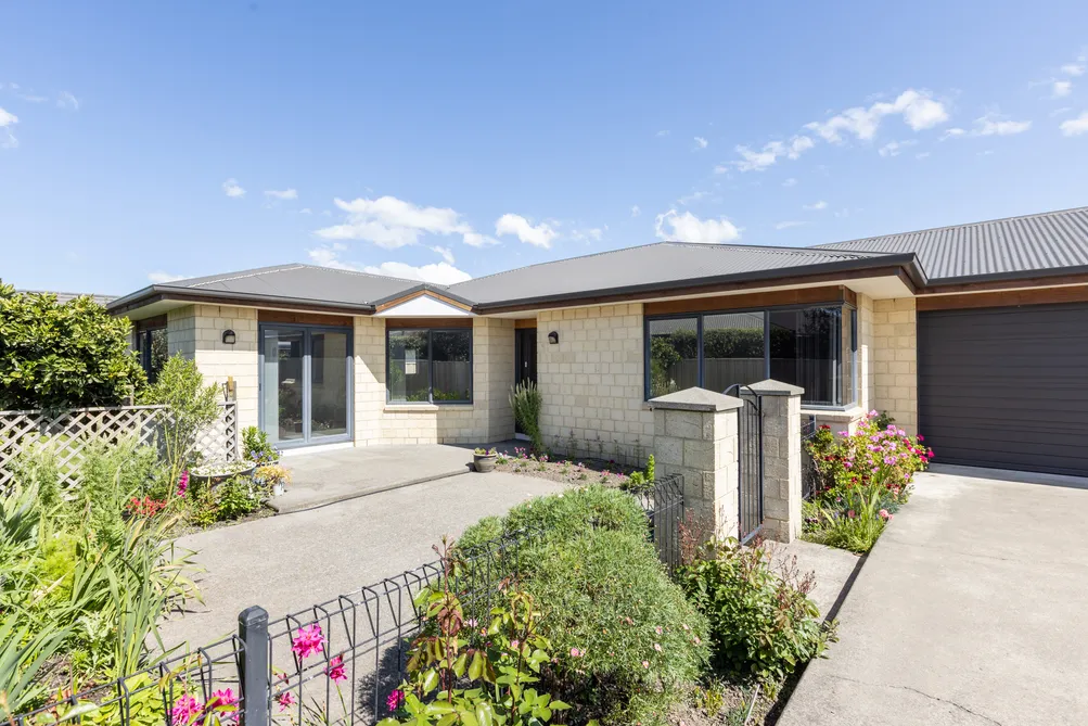 Modern, Private, Secure and Well Located