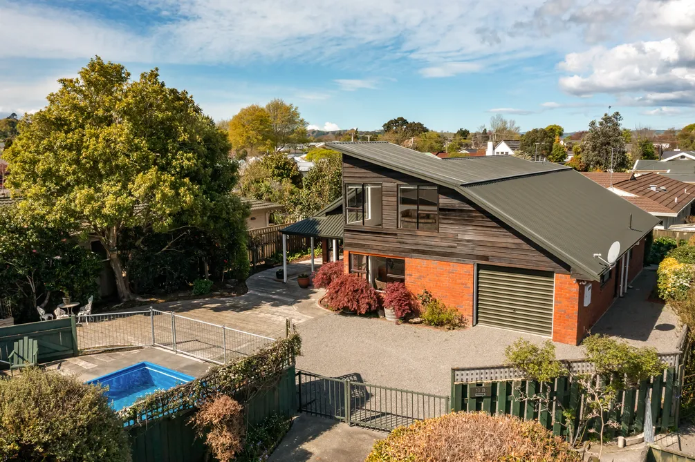 Charming Lansdowne Townhouse 