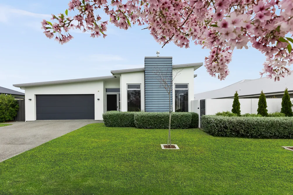 Spacious and Stylish Contemporary Haven