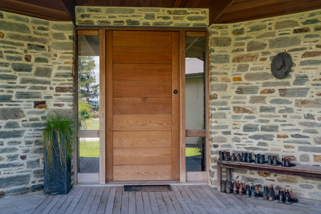 Expansive Views, Idyllic Opportunity