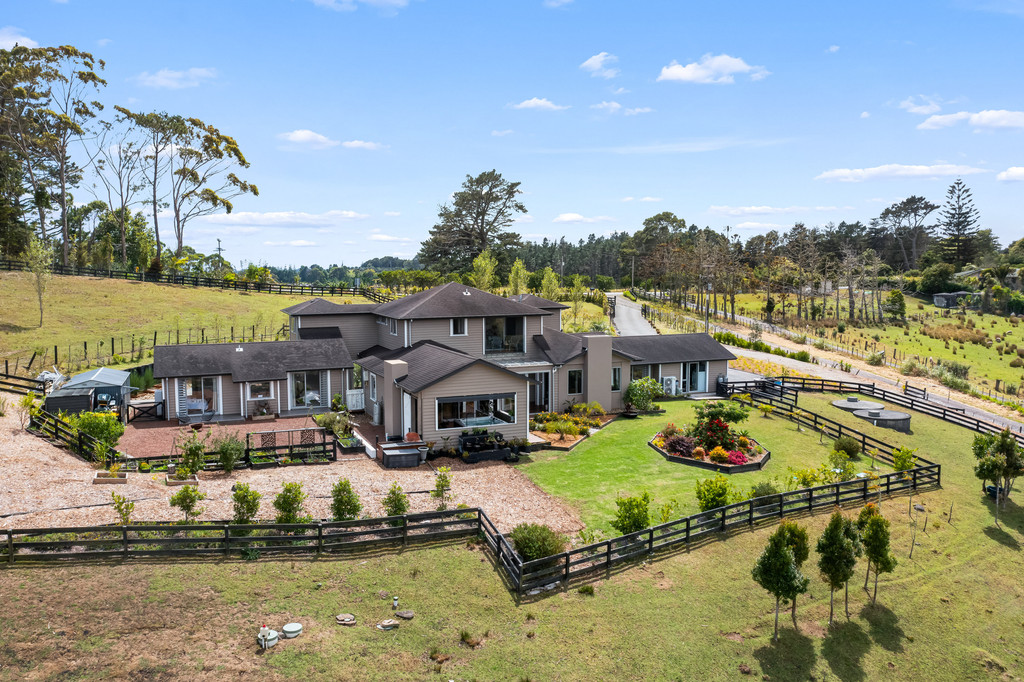 Luxurious Multi-Gen Estate