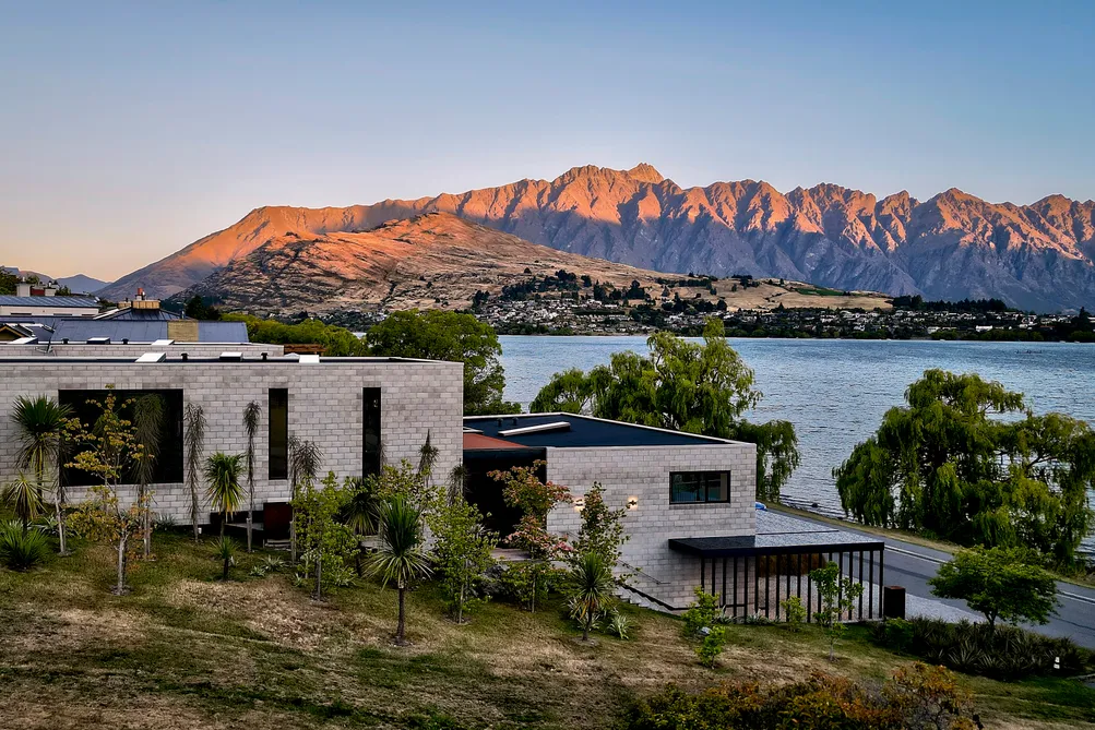 Queenstown’s Front Row!