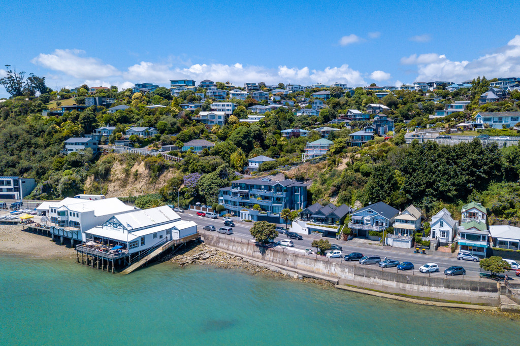Iconic Penthouse on Nelson Waterfront