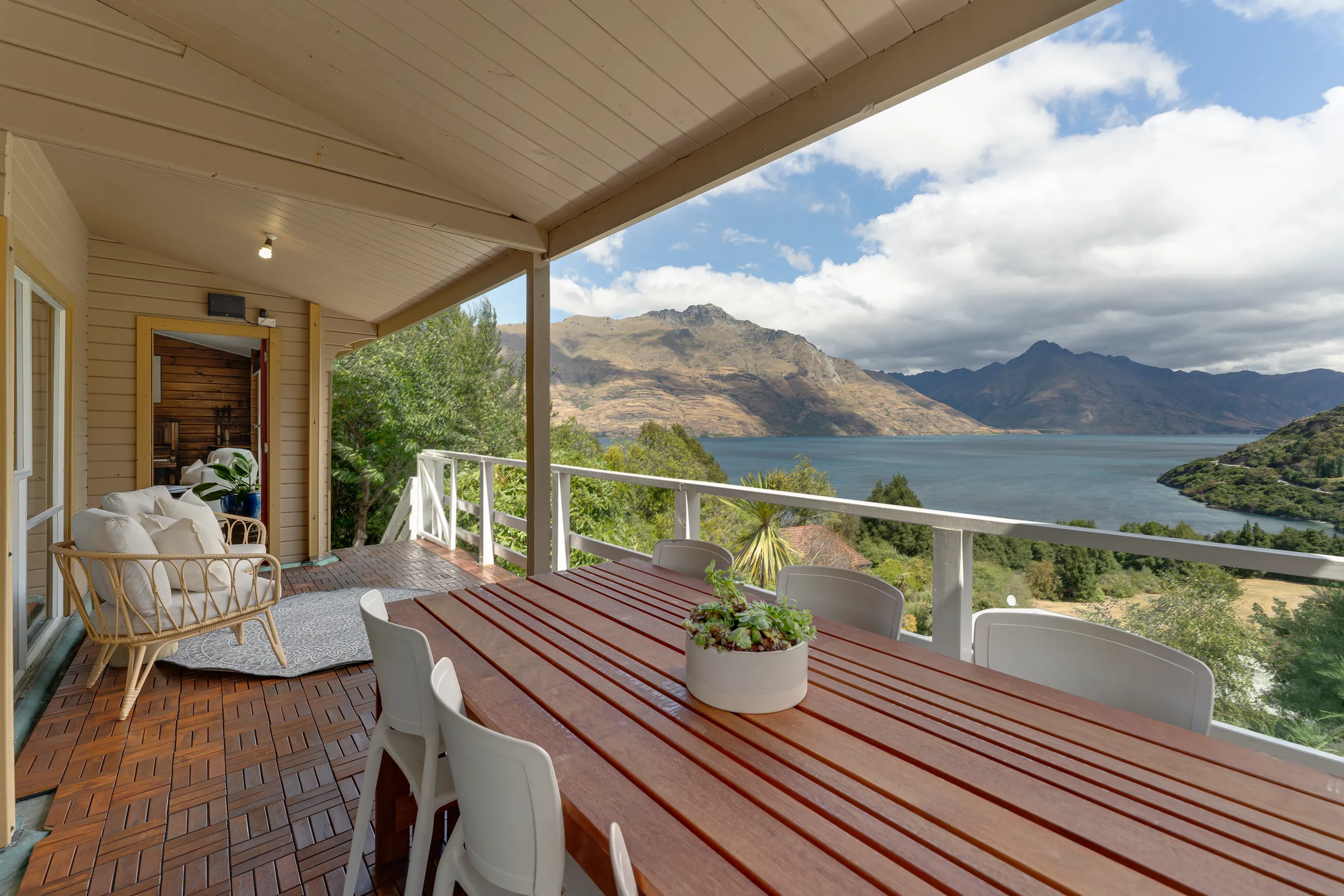 22 McKerrow Place, Sunshine Bay, Queenstown