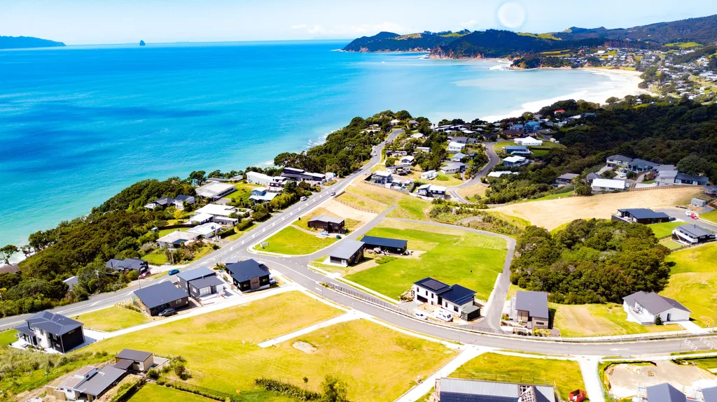 Kiwiana Coastal Section At Langs