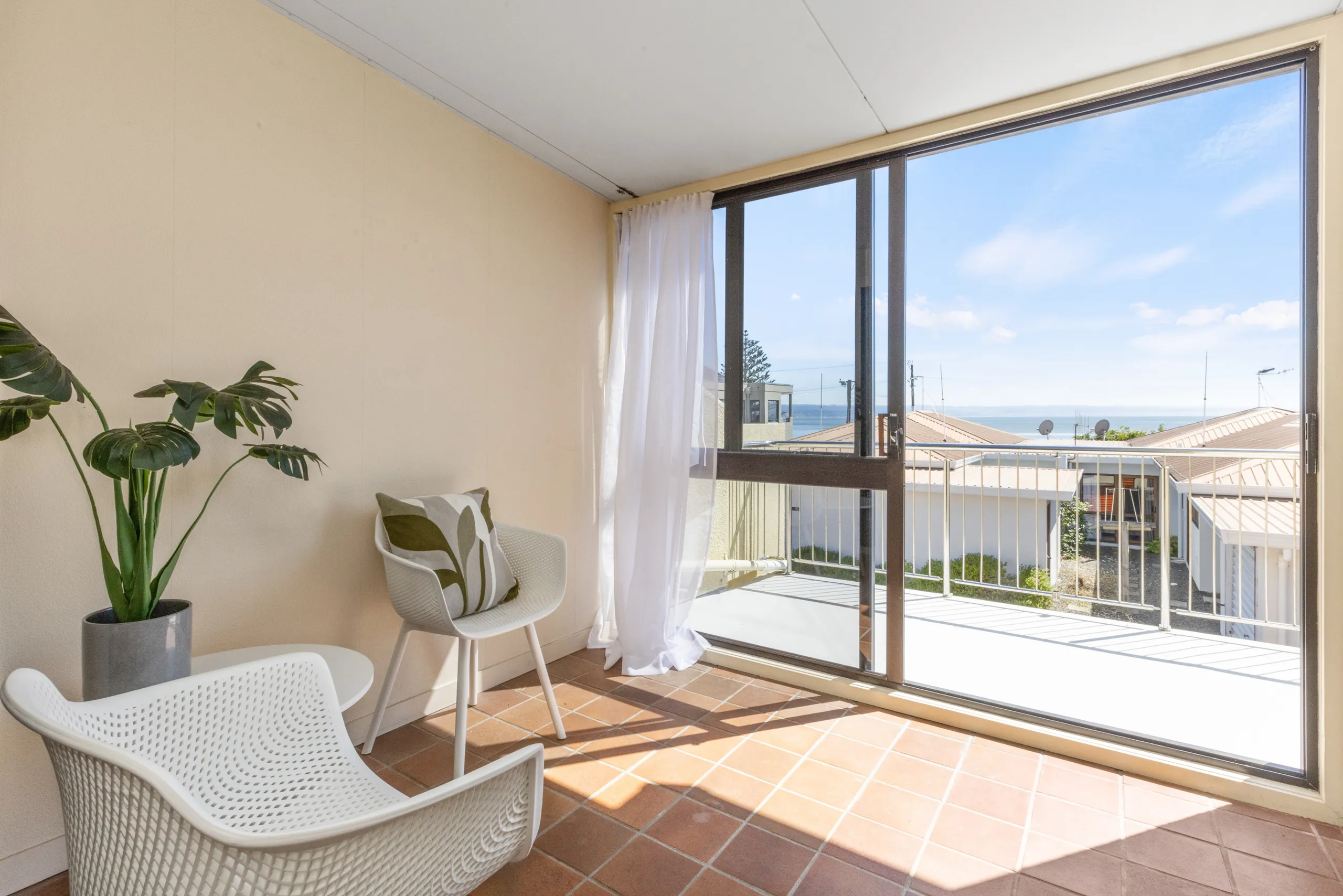 4/32 Charles Street, Westshore, Napier