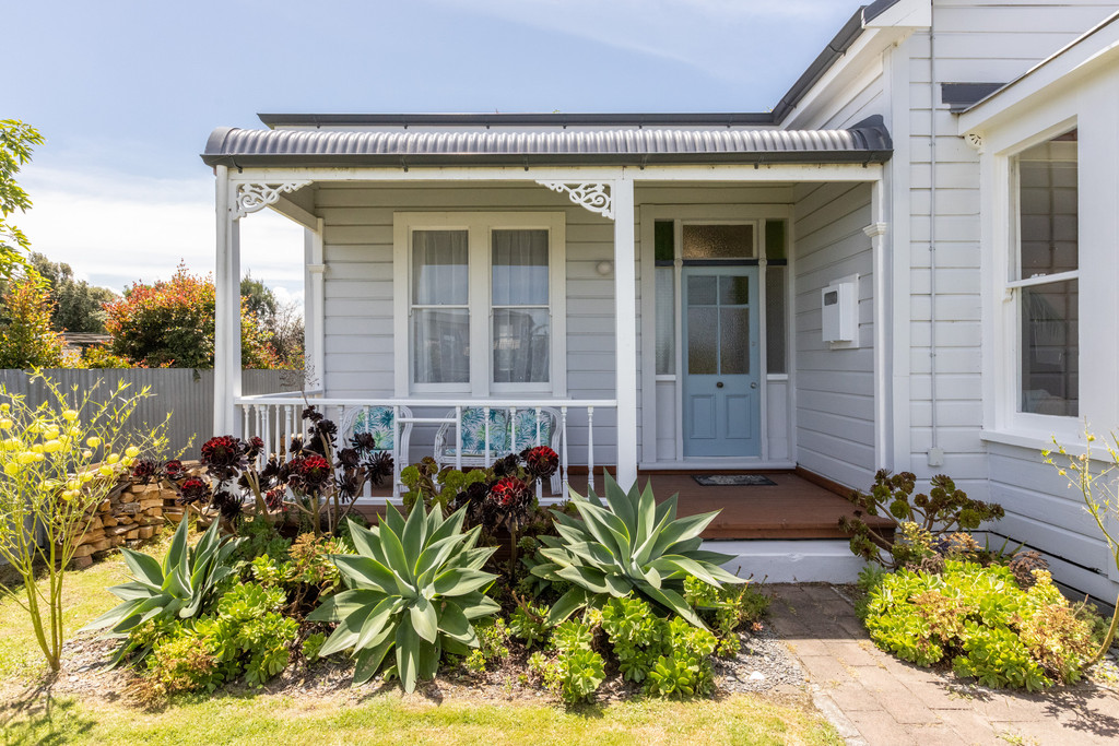 Seaside Location, Cute as a Button