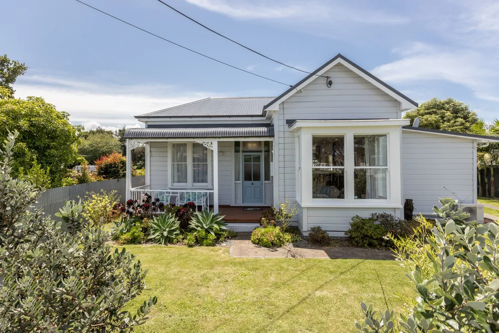Seaside Location, Cute as a Button