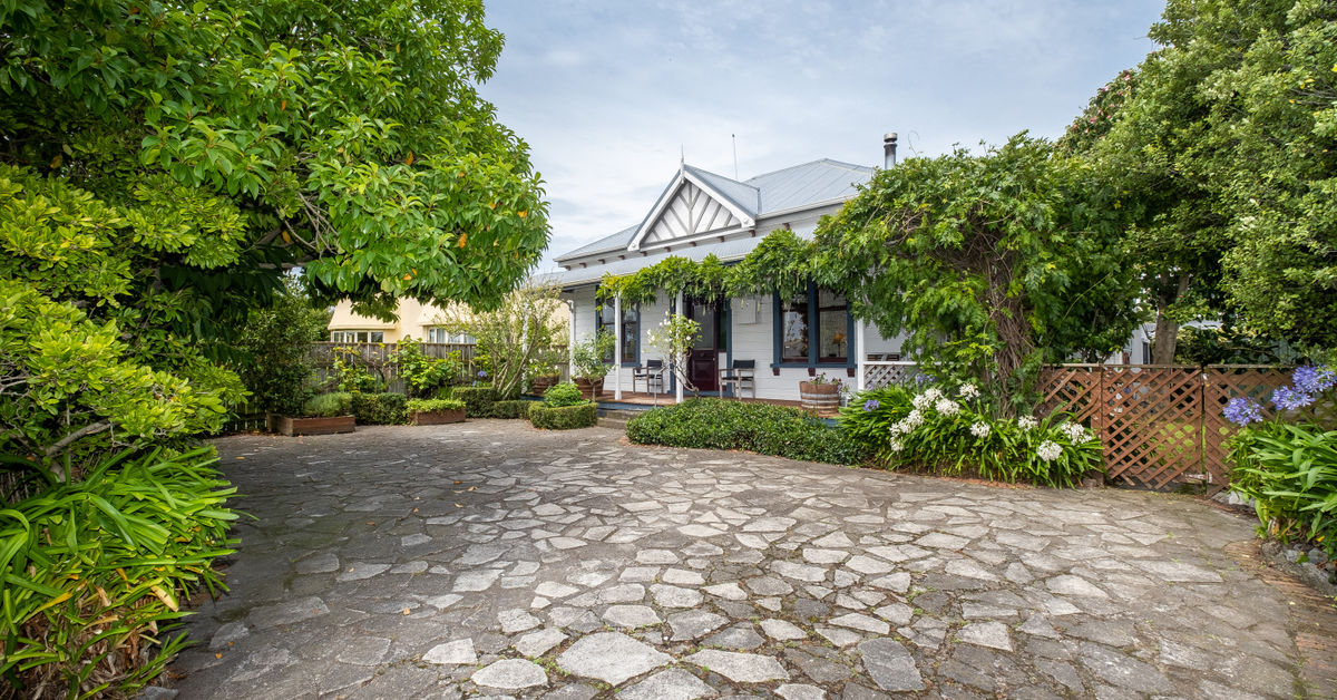205 Grove Road, Mayfair, Hastings NZ Sotheby’s Realty HBHN11724