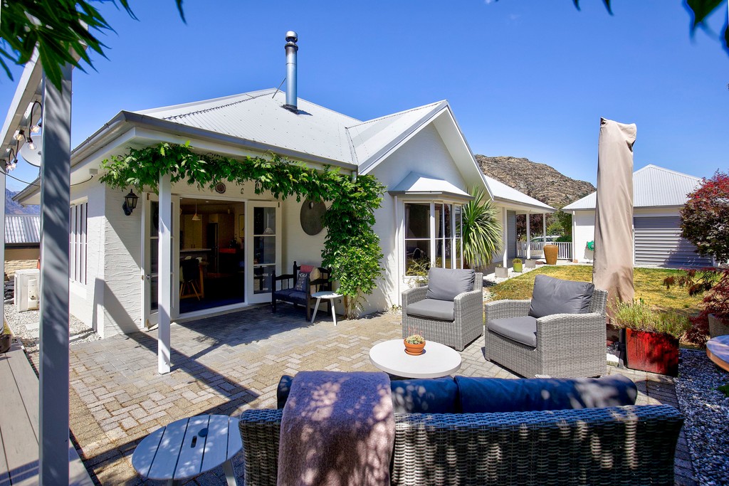 Great House - Great Location