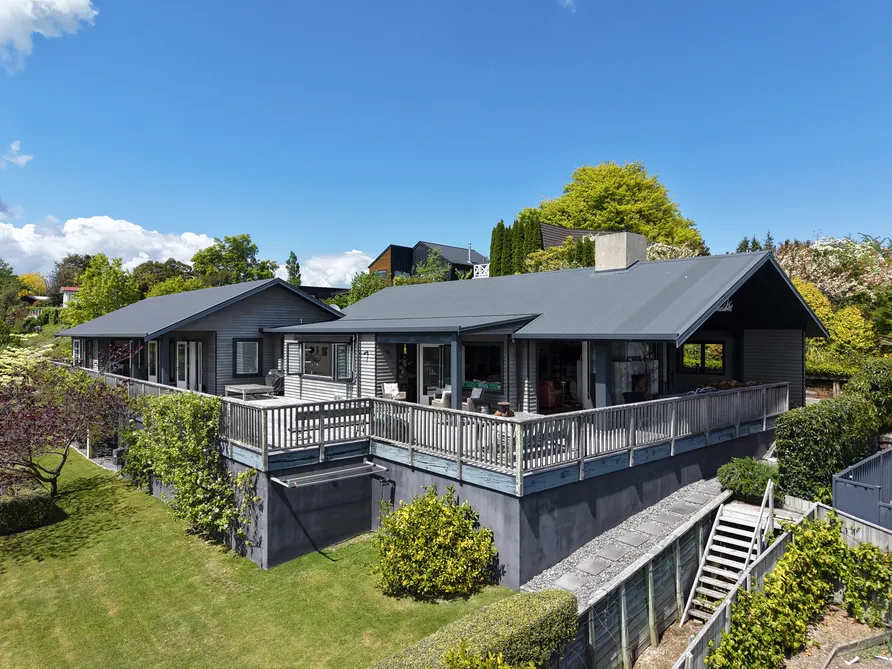 Dual Dwelling Lake View Estate