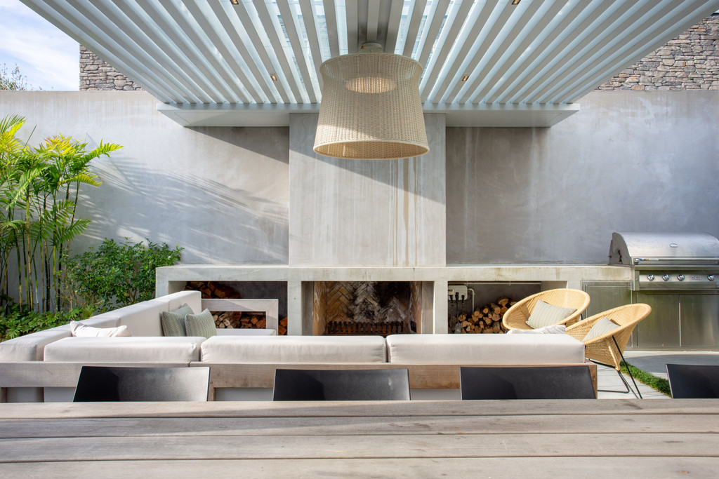 Bespoke Beachfront : Architectural Excellence