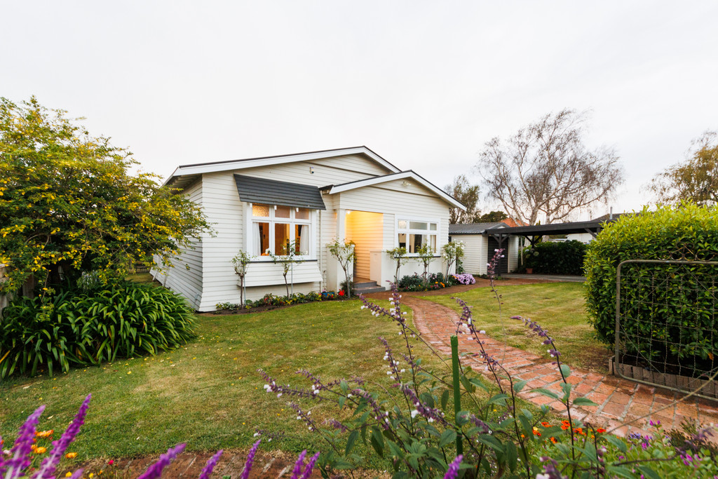 Location and Affordable Character In Terrace End