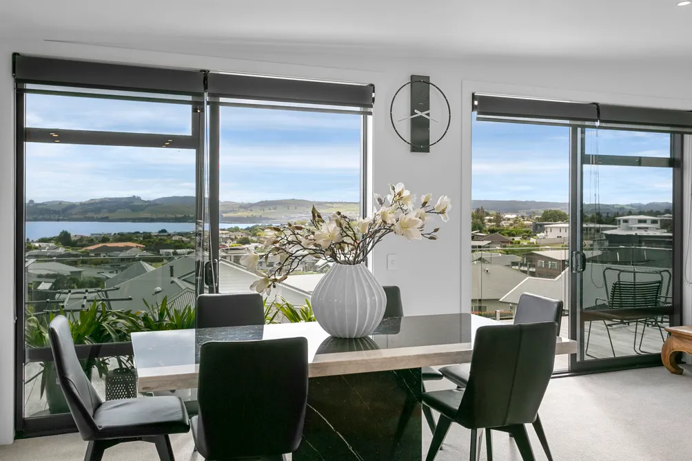 Show-Stopper Views and Contemporary Style