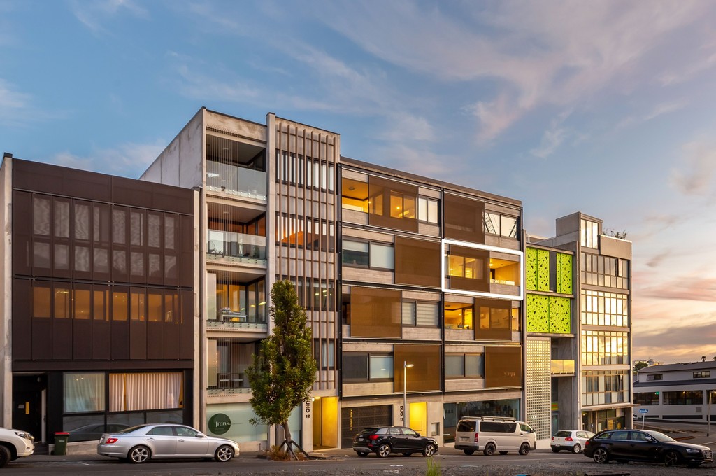 Vibrant City - Fringe Living 