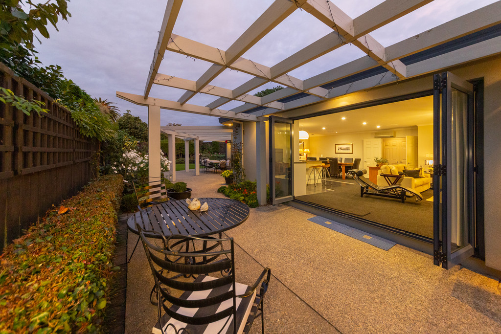 Beautiful Hokowhitu Home and Garden Tranquility 