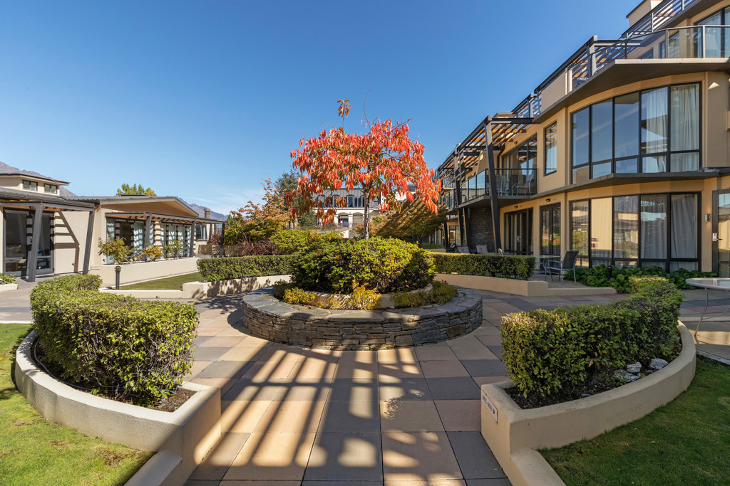 Central Queenstown Apartment 