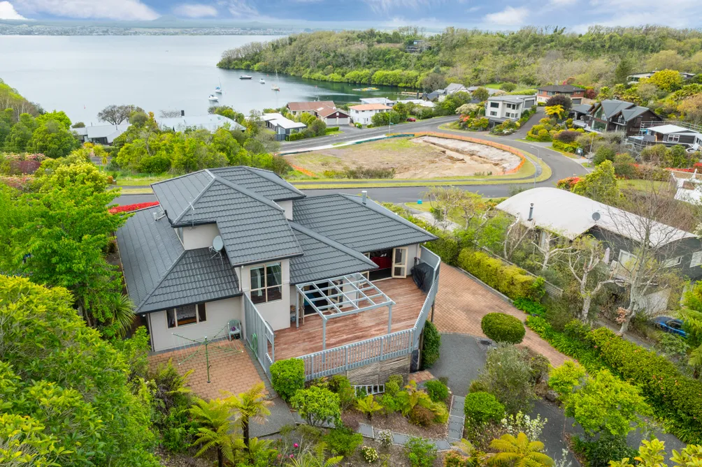 Lake Life Awaits, Owners are Relocating