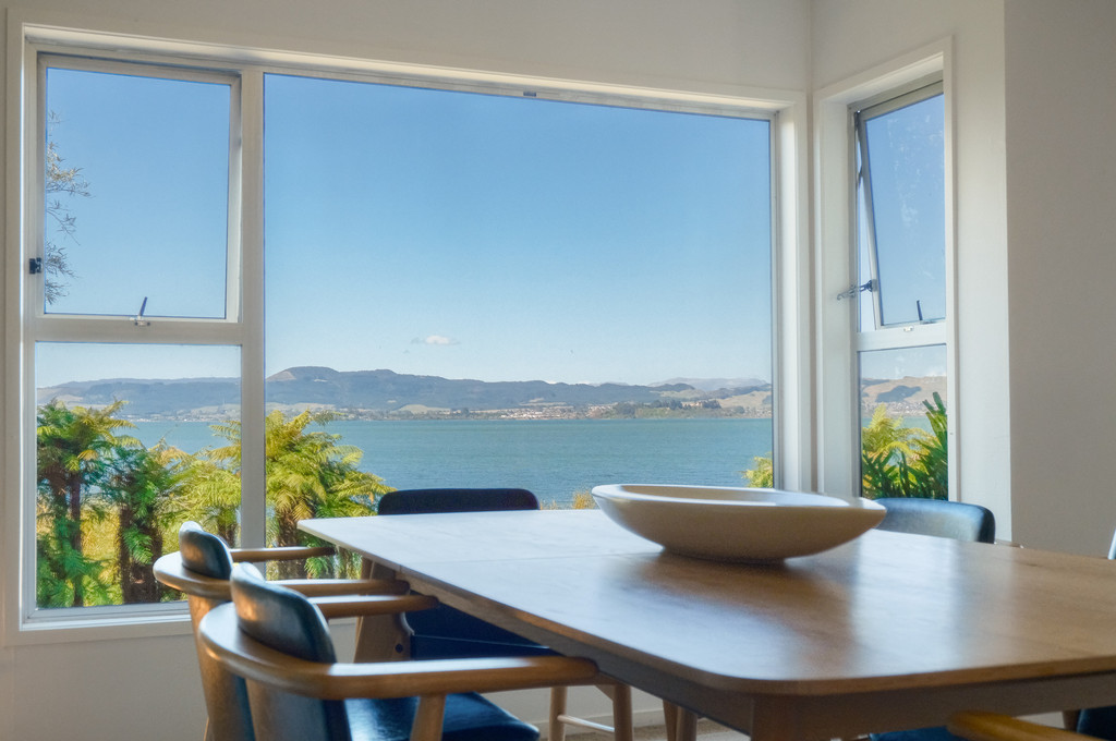 Owners Relocating Overseas - Lakeside Opportunity