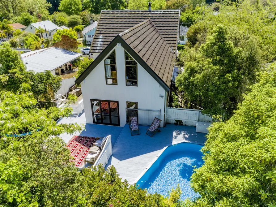 Expansive Family Entertainer with Pool