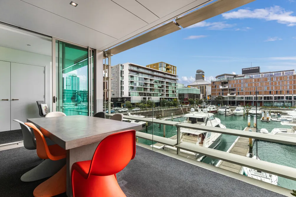 Quintessential Harbourside Apartment