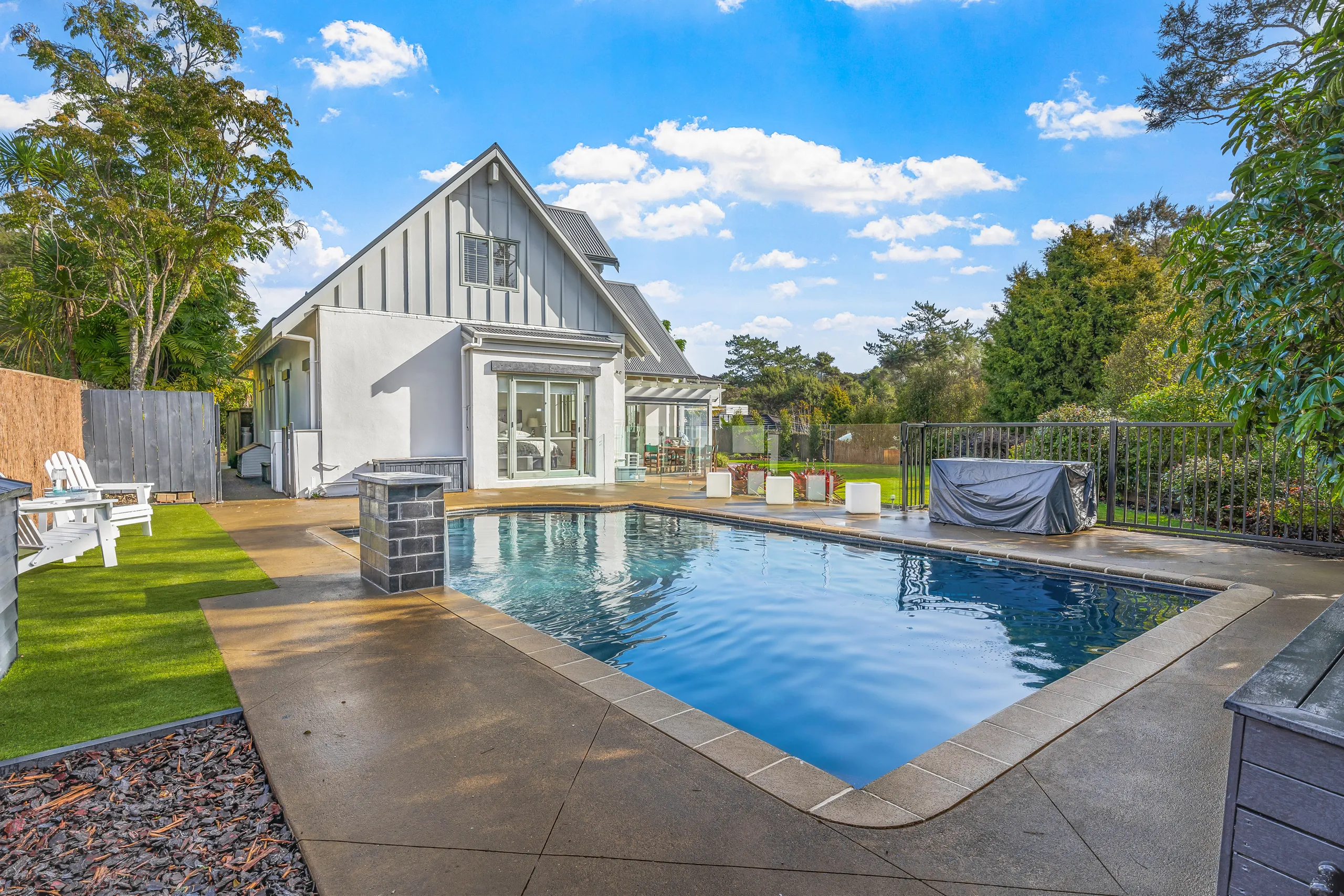 29b Wicklam Lane, Greenhithe, North Shore City