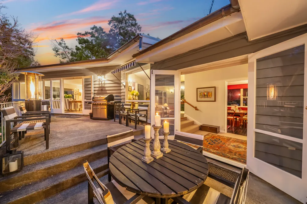 Timeless Elegance with Self-Contained Cottage