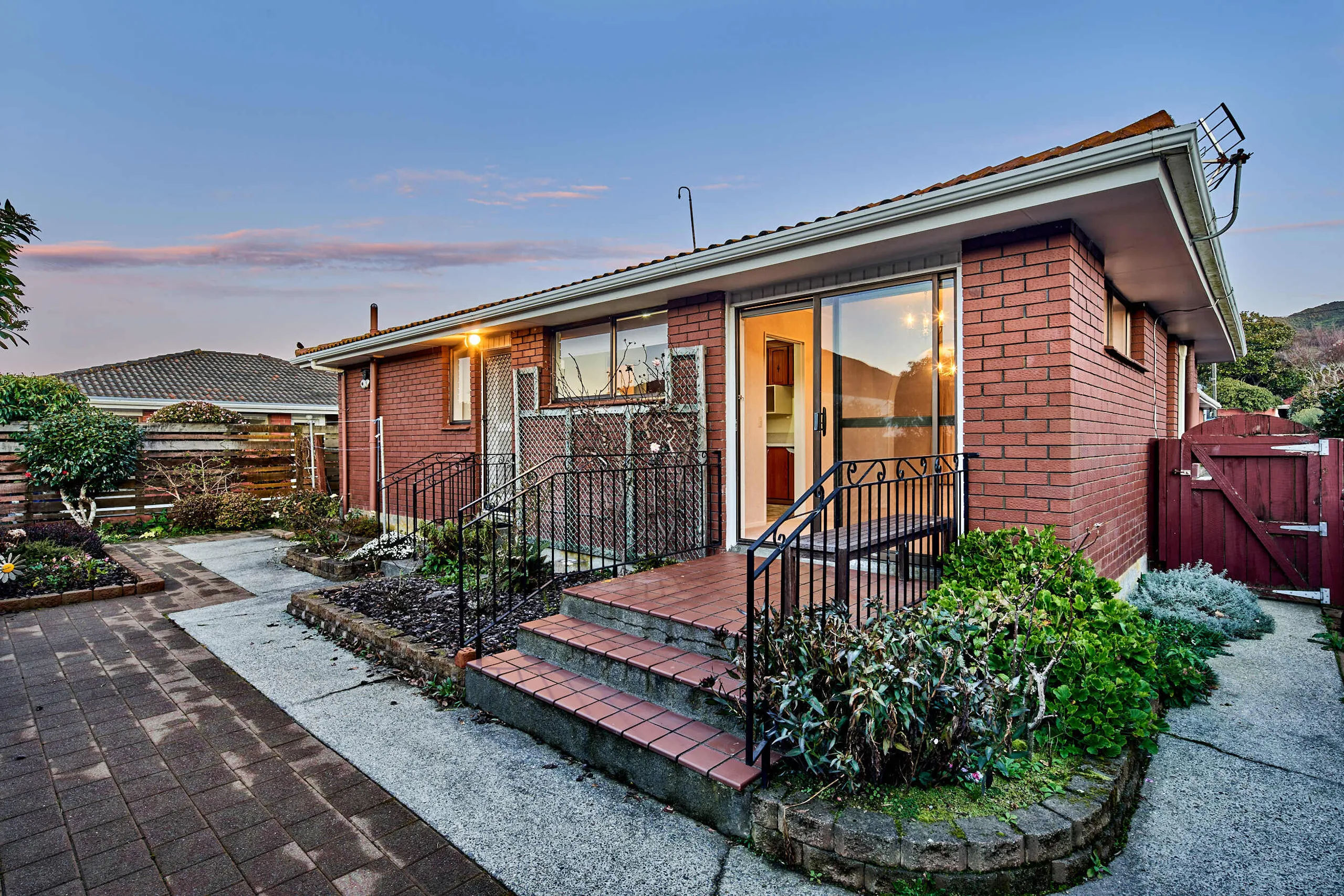 B/8 Cook Street, Karori, Wellington City