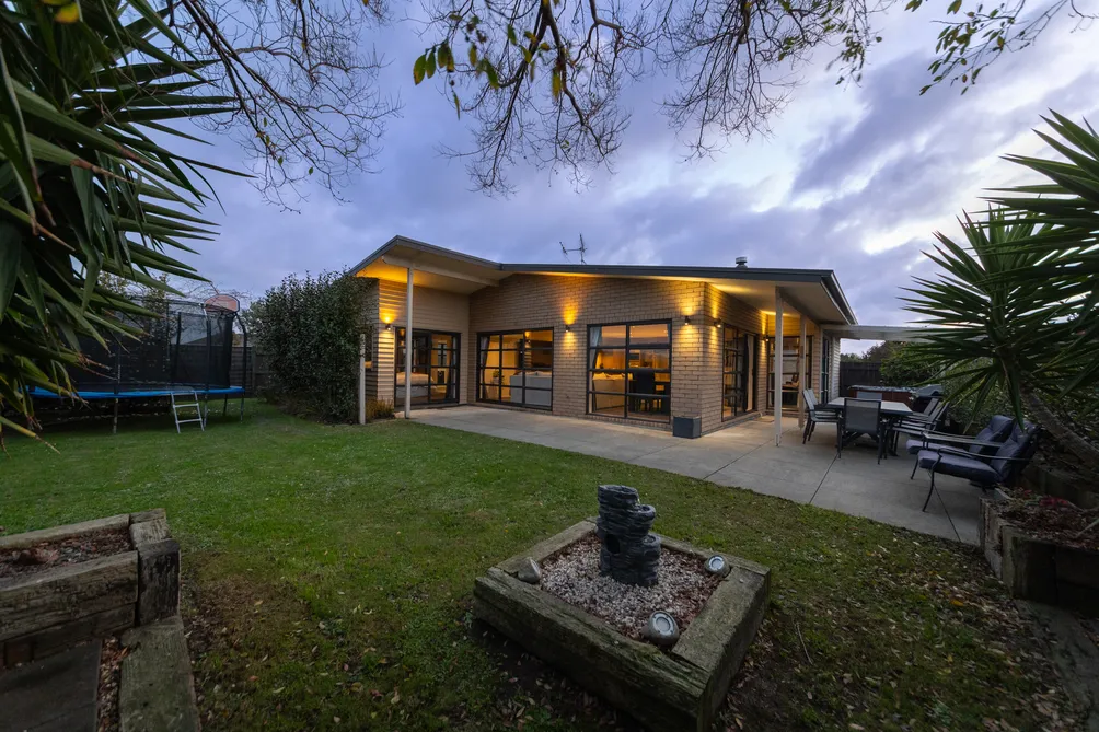 Cul-de-Sac Family Entertainer on Celaeno Park 