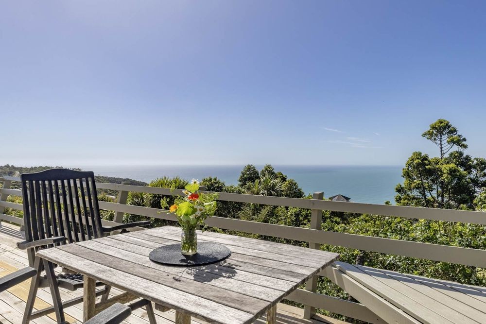 Coastal Lifestyle & Outstanding Sea Views