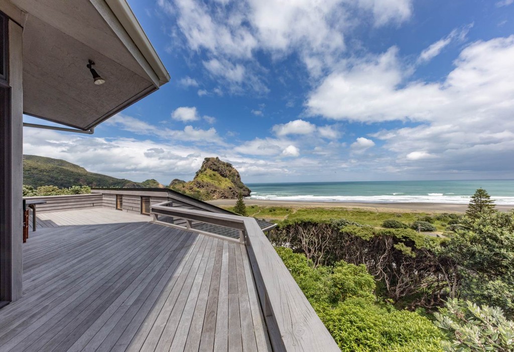GRANDSTAND PIHA
