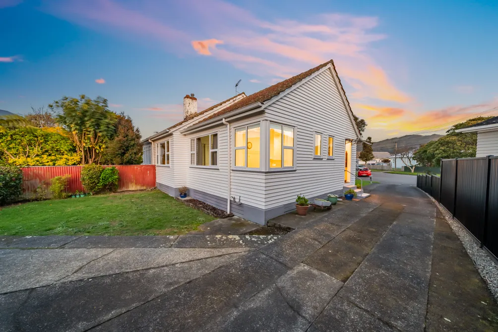 Easy Living, Superb Location
