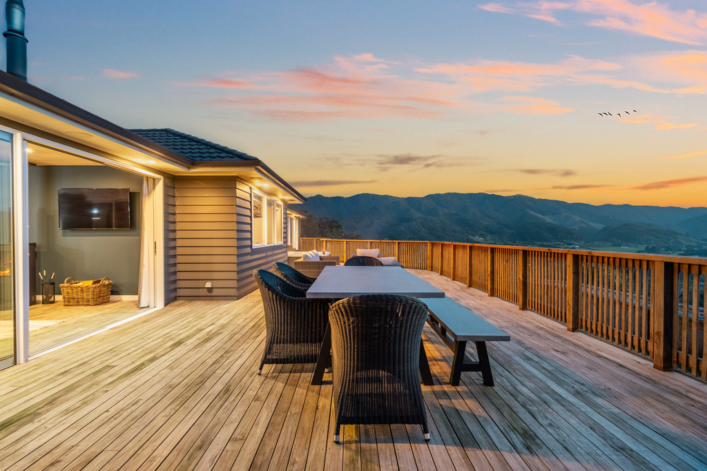 Relax, Entertain and Soak Up the Views
